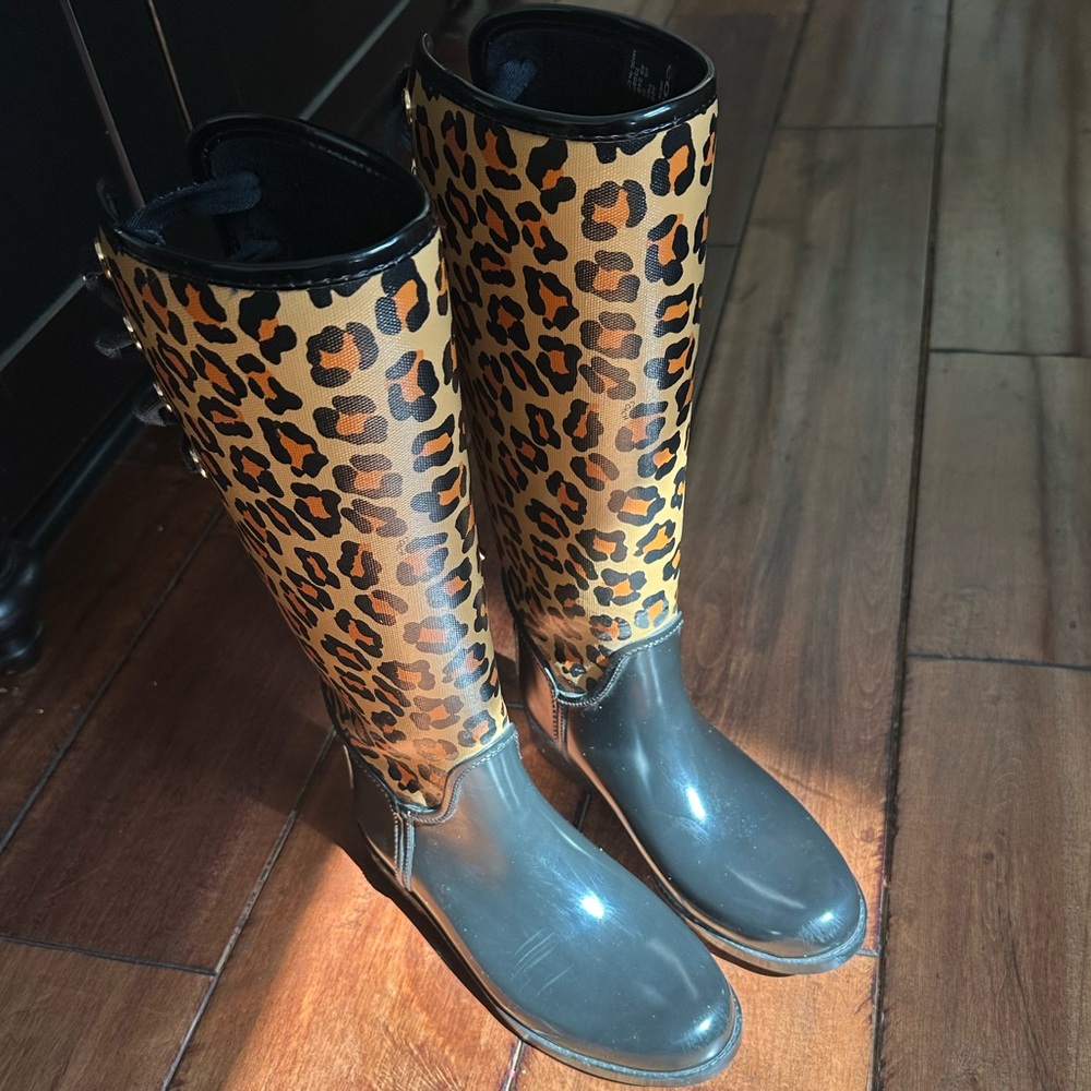 COACH TRISTEE CLASSIC ANIMAL PRINT LACE UP CORSET LOGO RAIN BOOTS